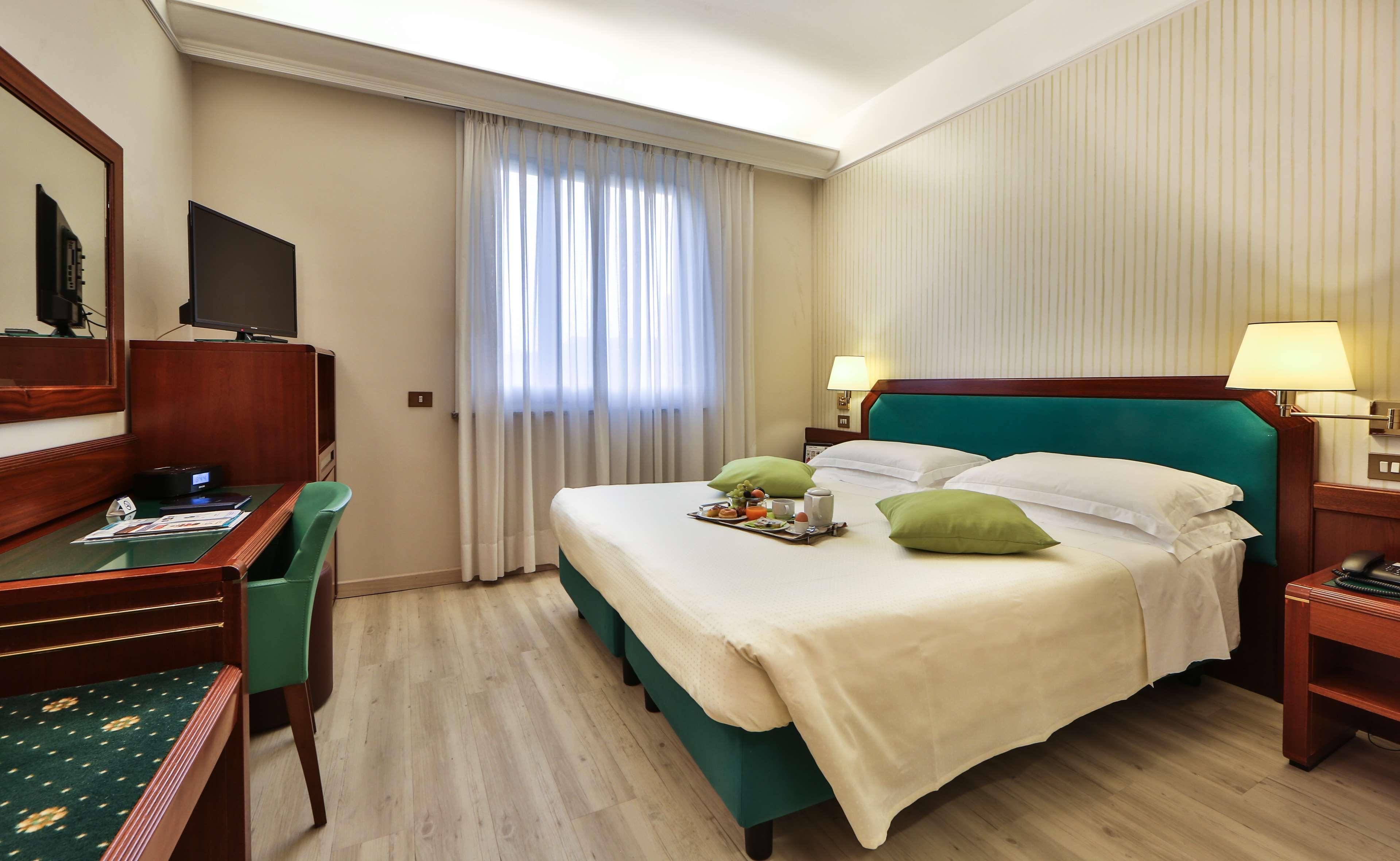 Hotel Astoria Sure Hotel Collection By Best Western Milan Bagian luar foto