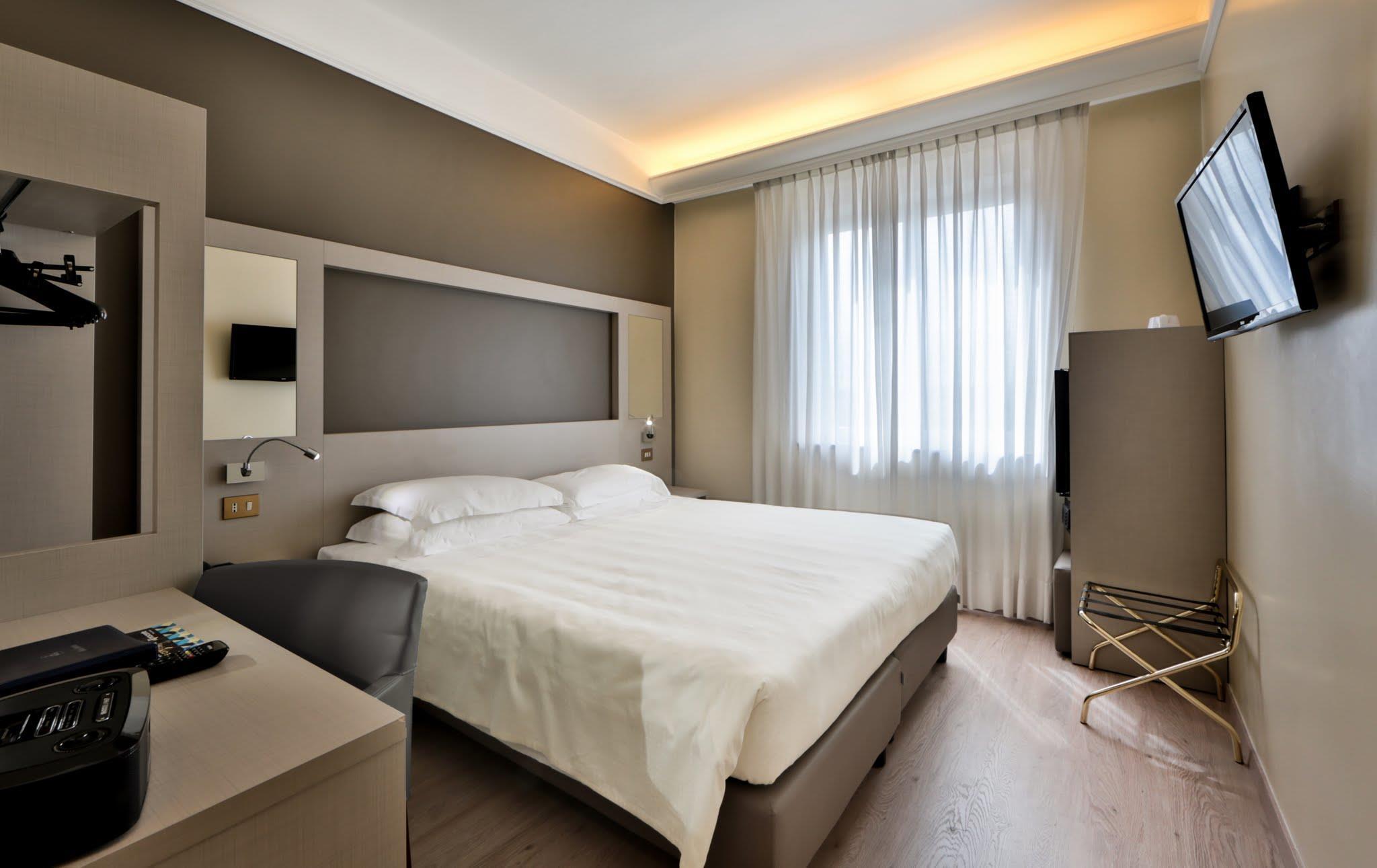 Hotel Astoria Sure Hotel Collection By Best Western Milan Bagian luar foto